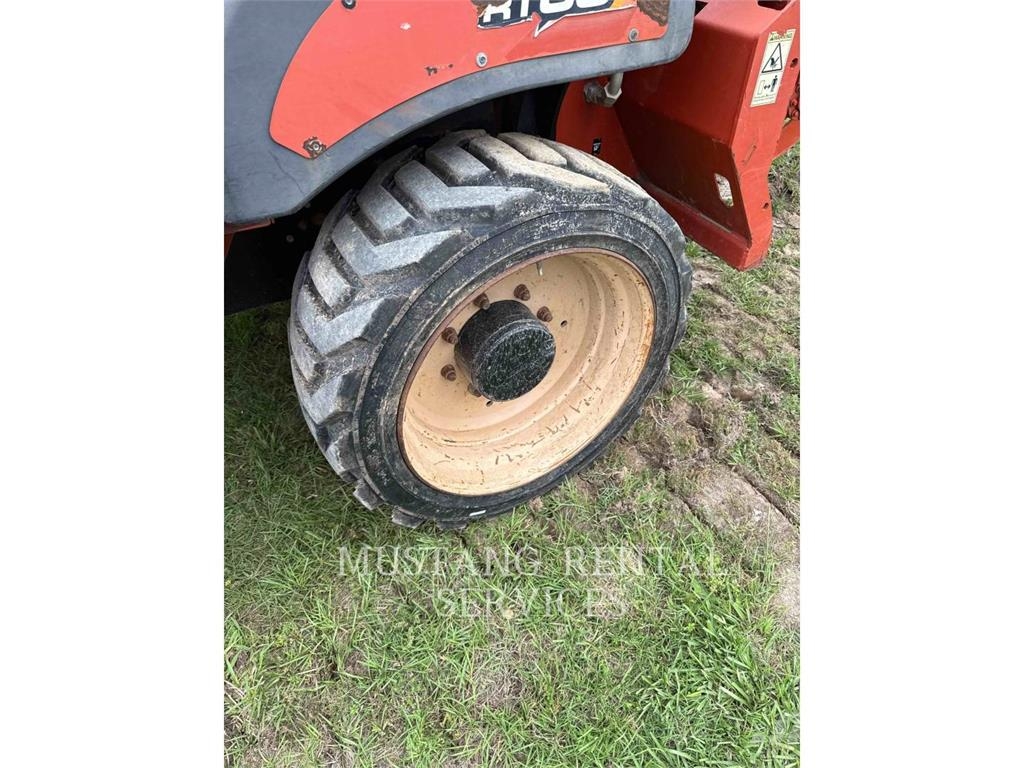 Ditch Witch (CHARLES MACHINE WORKS) RT80 Asphalt pavers