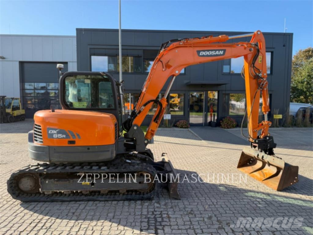 Doosan DX85R-3 Bagri goseničarji