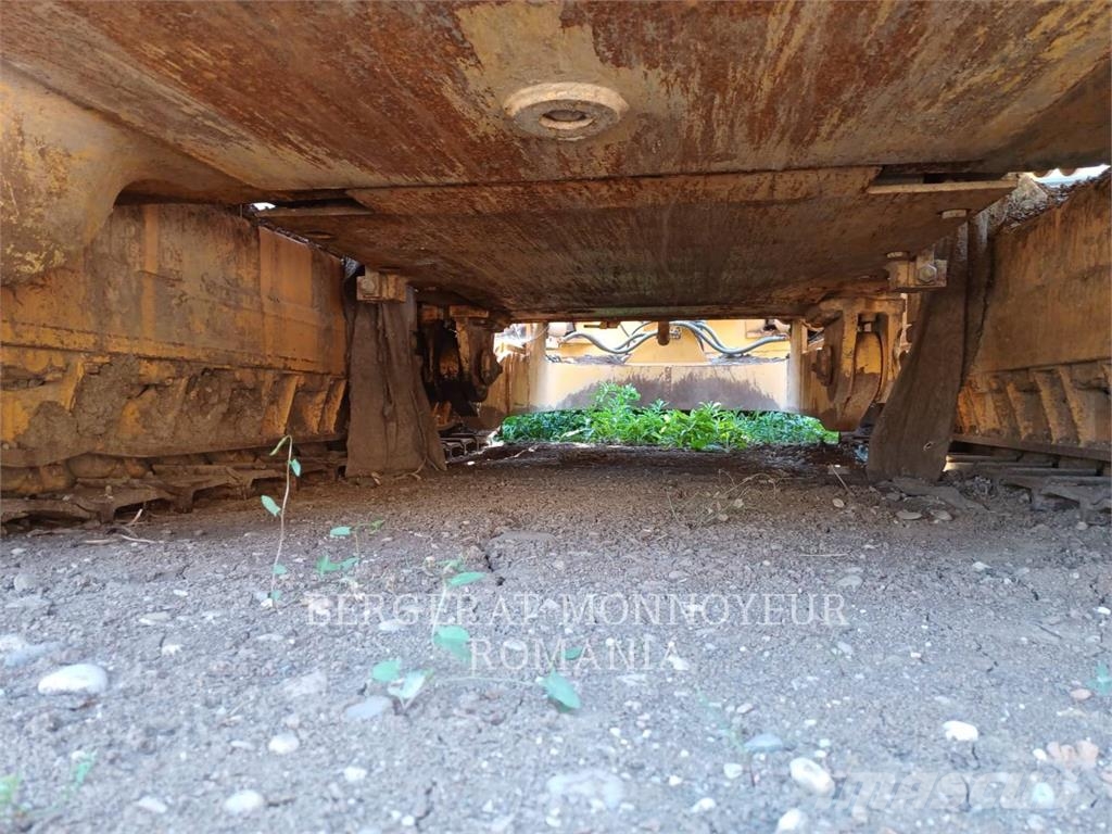 Dressta NORTH AMERICA TD-15M Dozers - Tratores rastos