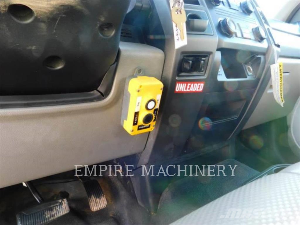 Ford / New Holland 3YD DMP AZ Camiones cisterna