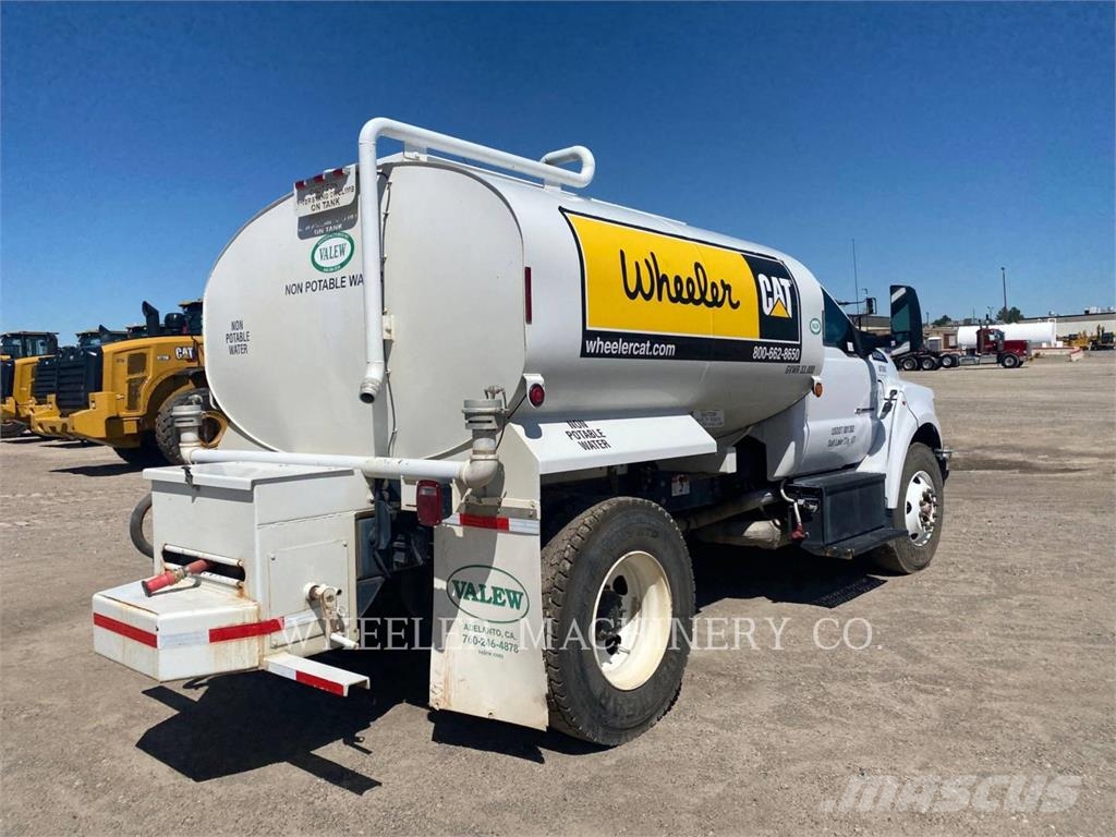 Ford / New Holland WT2000 A Cisternové vozy