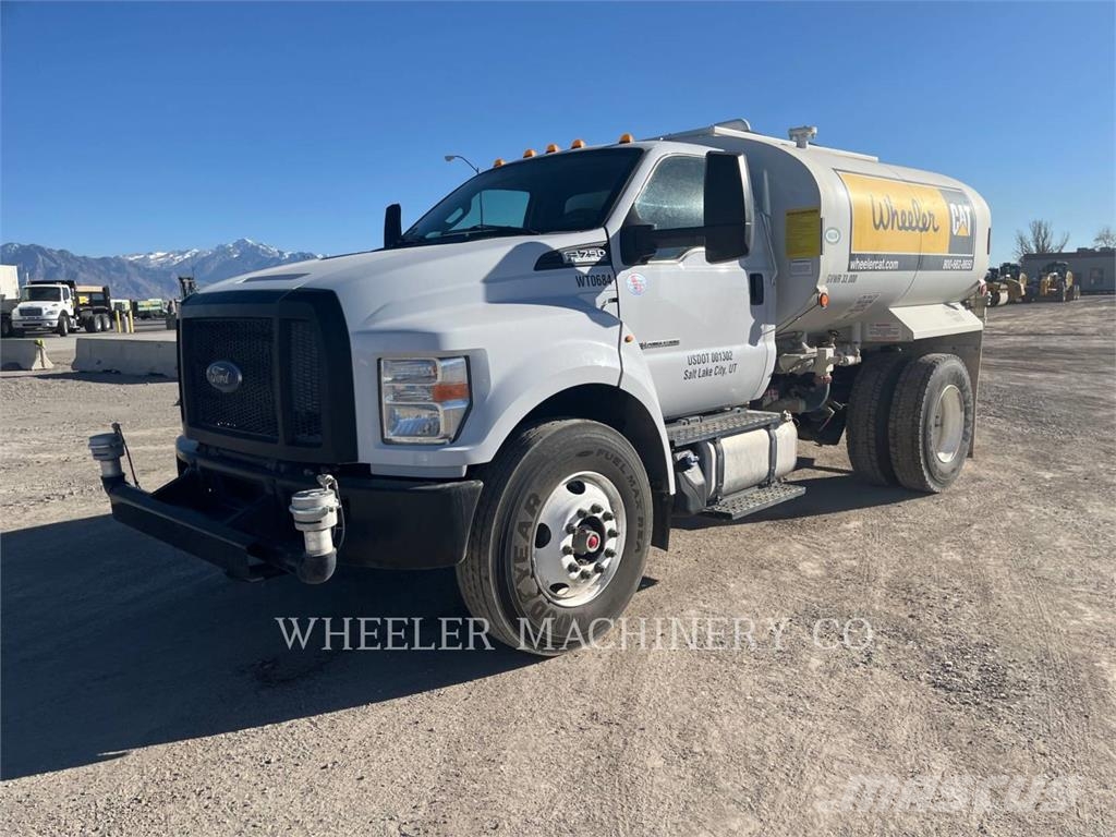 Ford / New Holland WT2000 A Camiones cisternas