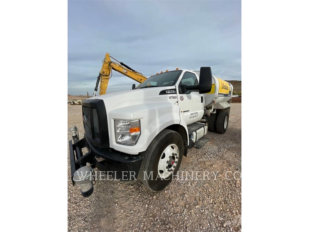 Ford / New Holland WT2000 A Camiones cisternas