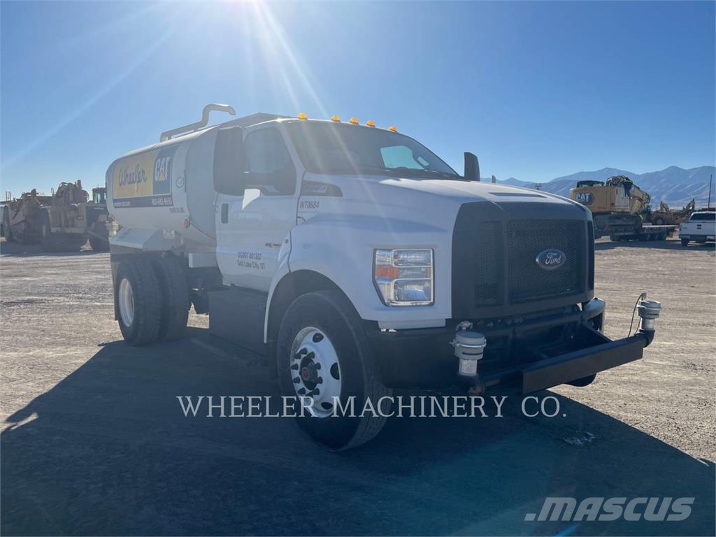 Ford / New Holland WT2000 A Camiones cisternas