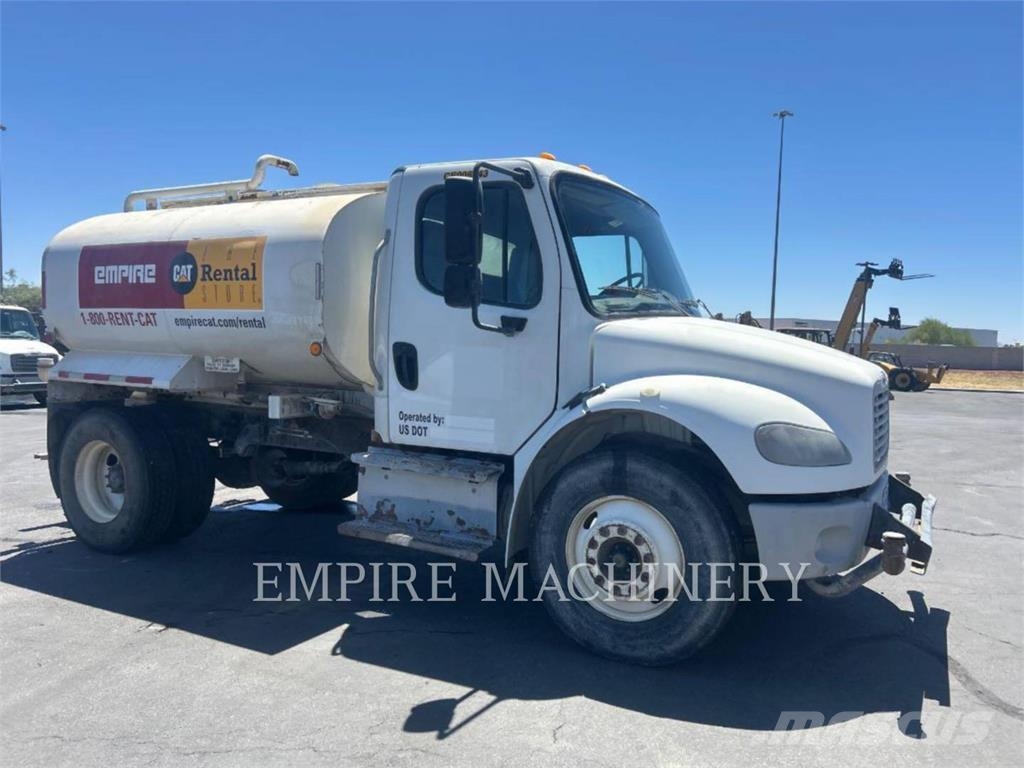 Freightliner 2KM TRK NV Camiones cisternas