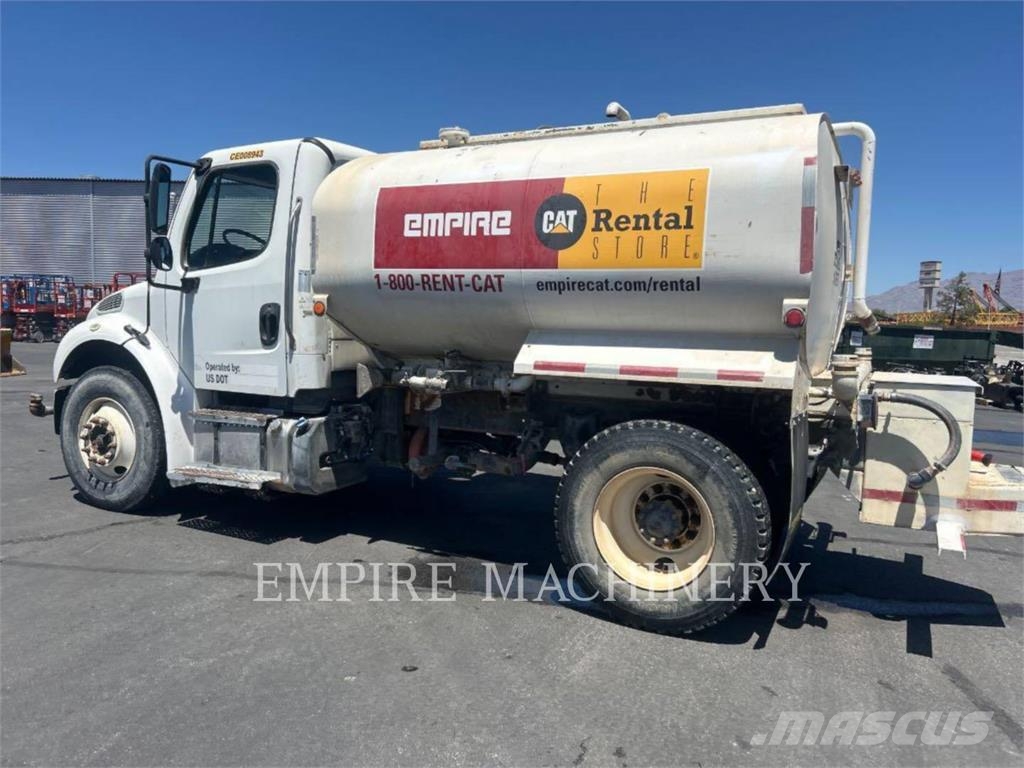 Freightliner 2KM TRK NV Camiones cisternas