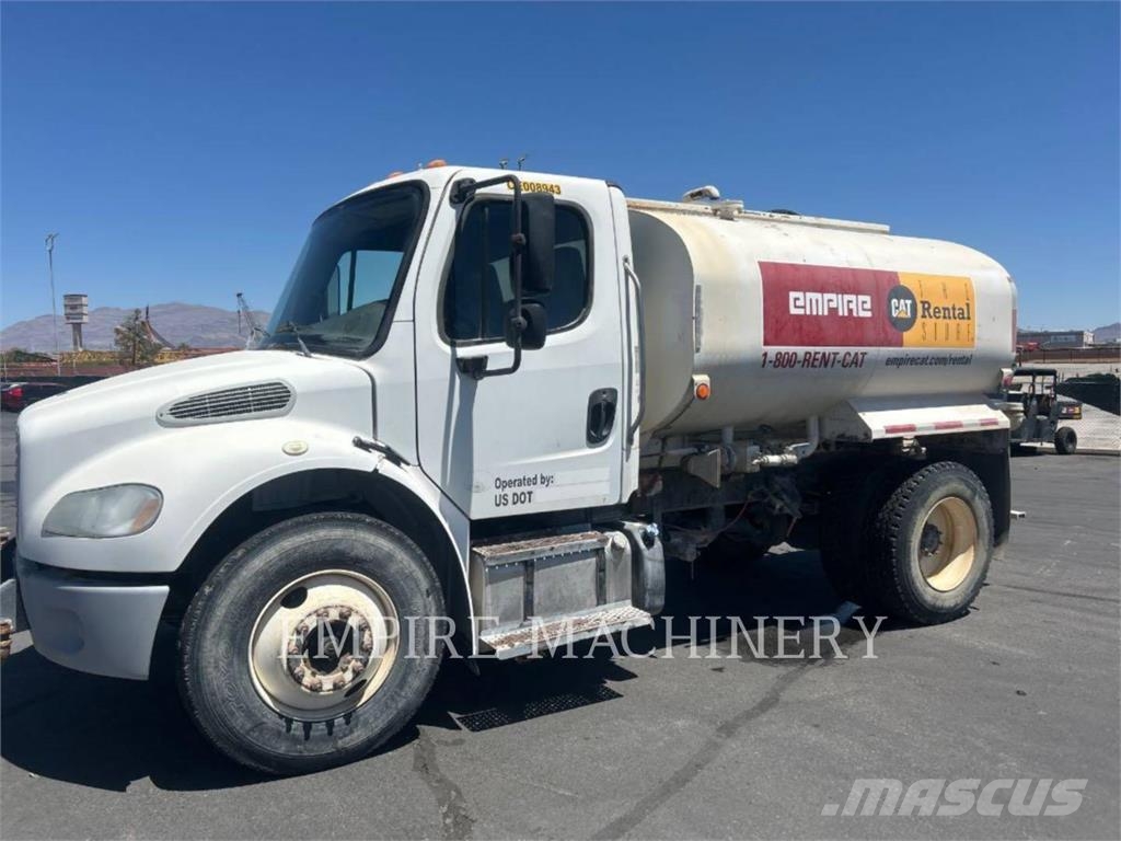 Freightliner 2KM TRK NV Camiones cisternas