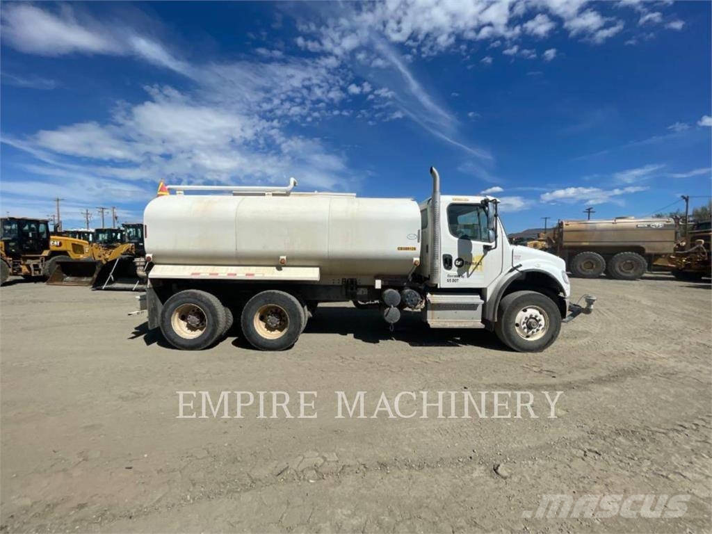 Freightliner 4KM TRK NV Camiones cisternas