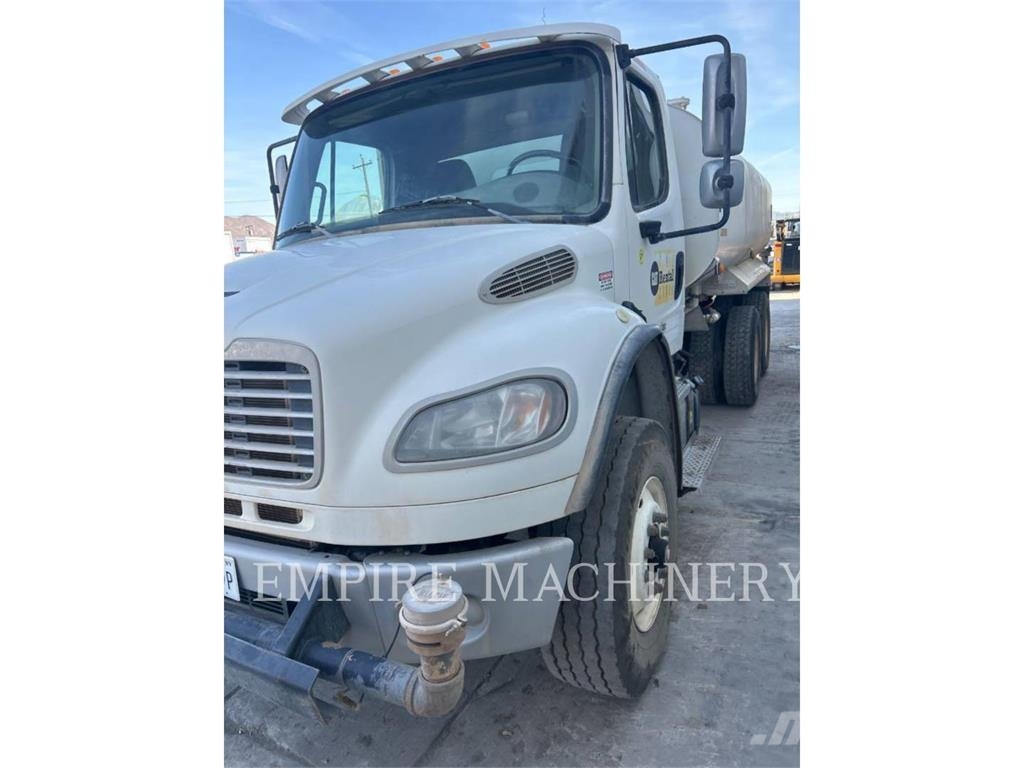 Freightliner 4KM TRK NV Camiones cisternas