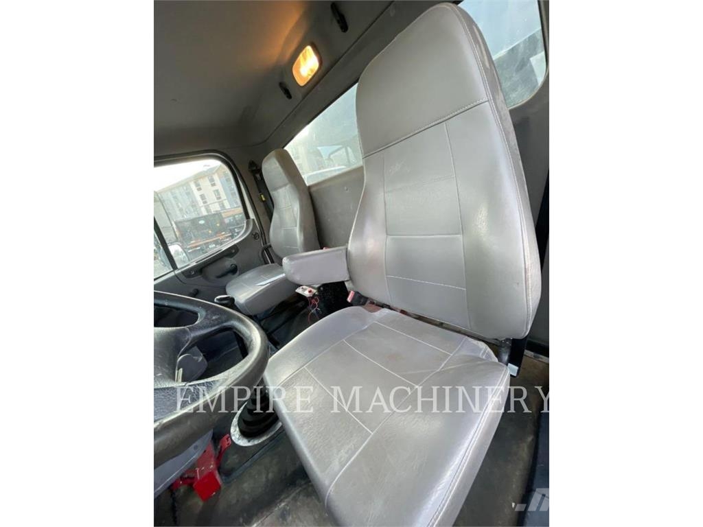 Freightliner 5YM DP NV Motrici cisterna