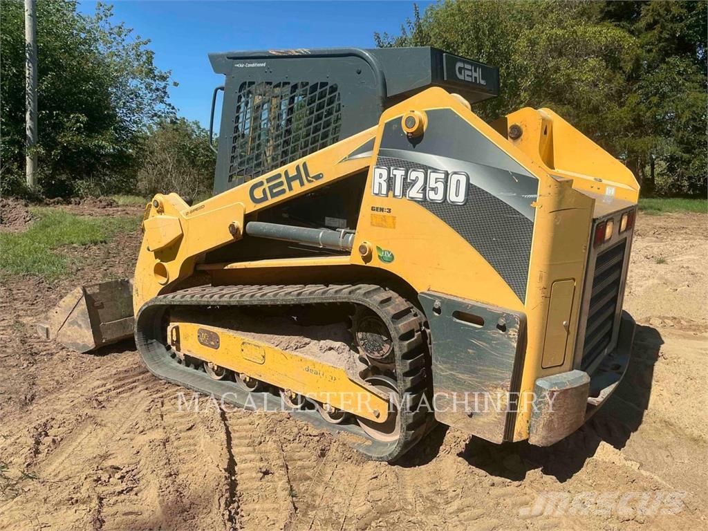 Gehl RT250 Lánctalpas homlokrakodók