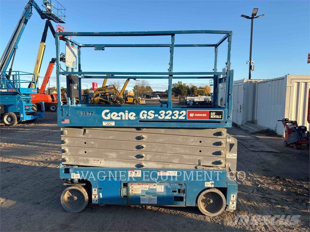 Genie GS3232 Articulated boom lifts