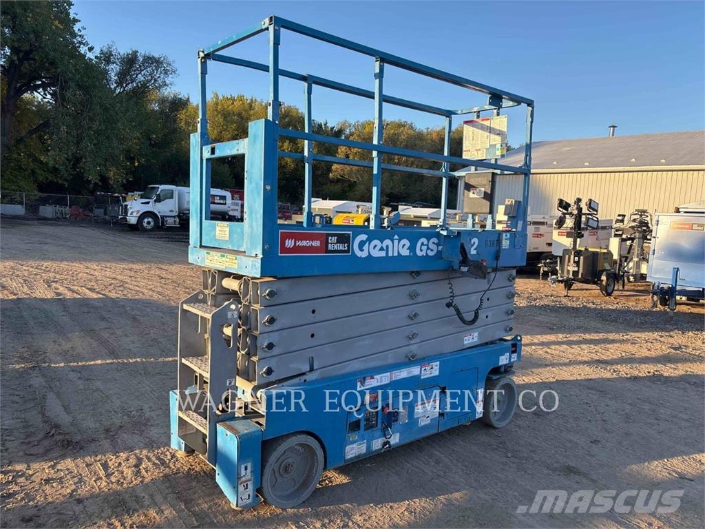Genie GS3232 Articulated boom lifts