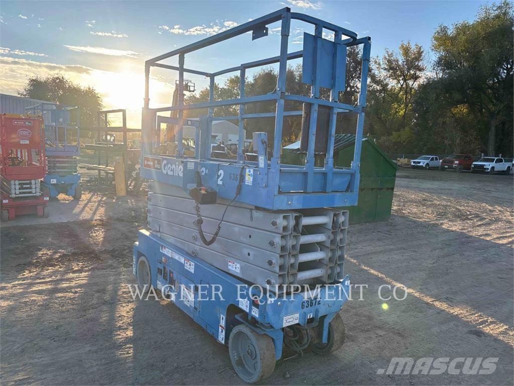 Genie GS3232 Articulated boom lifts
