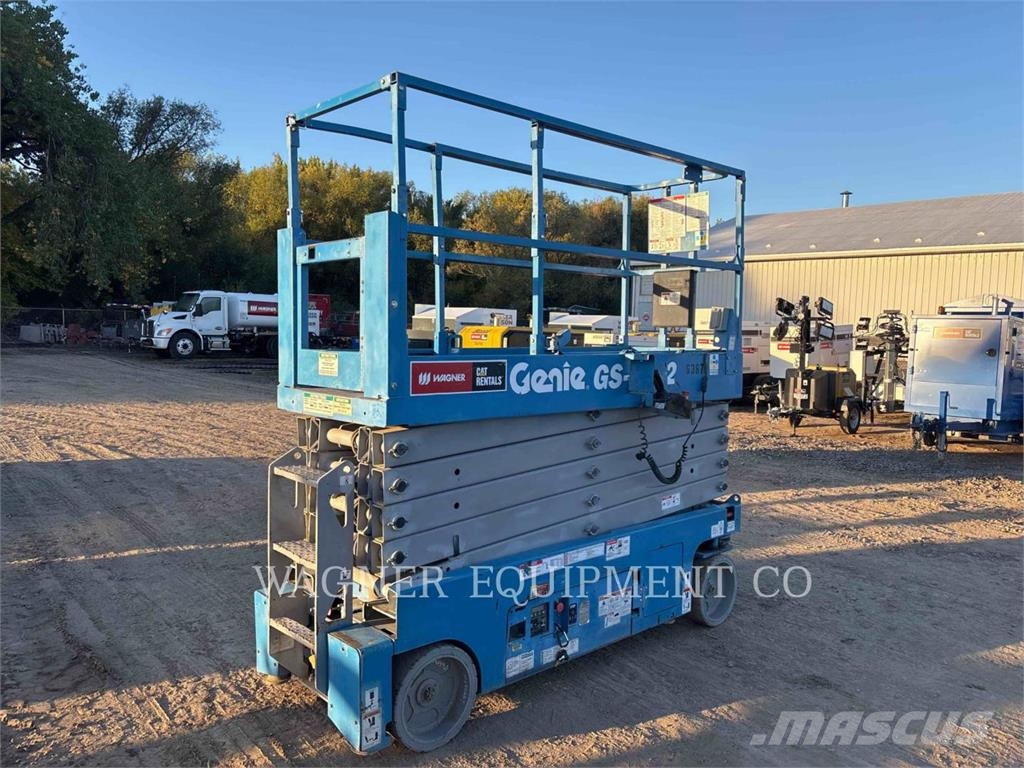 Genie GS3232 Articulated boom lifts