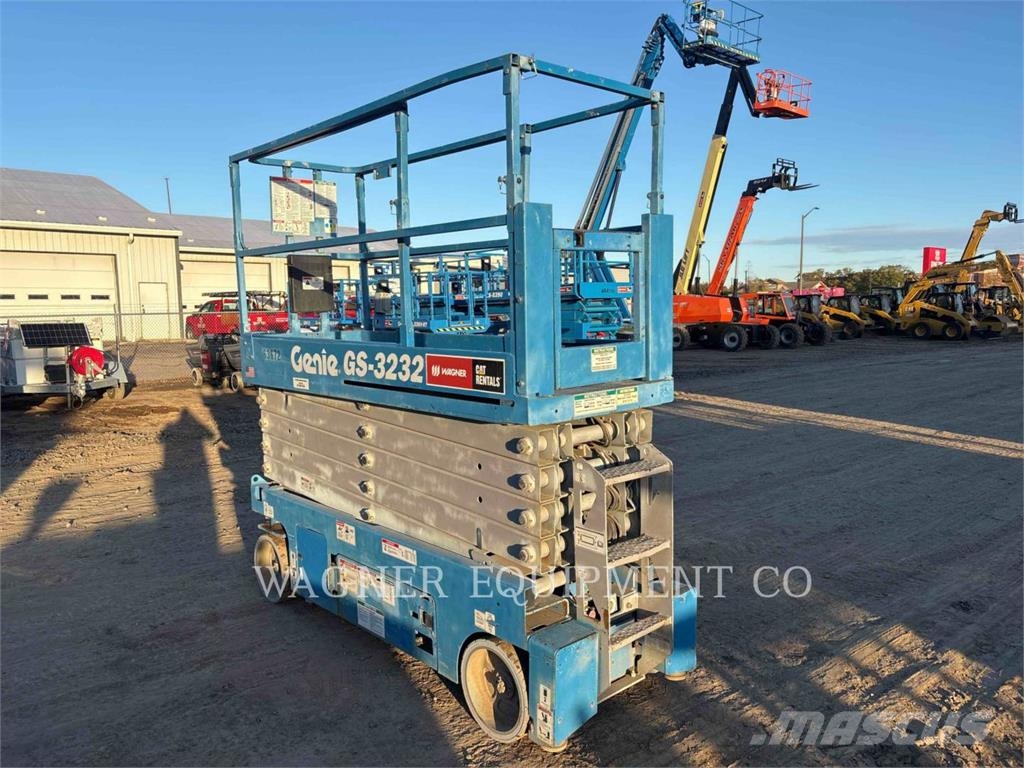 Genie GS3232 Articulated boom lifts