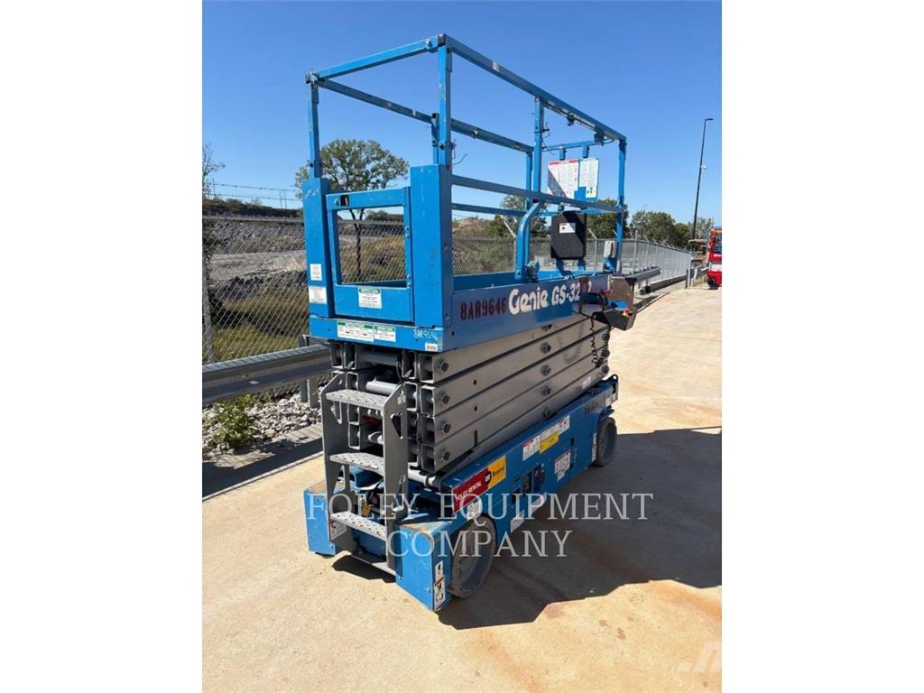 Genie GS3232 Scissor lifts