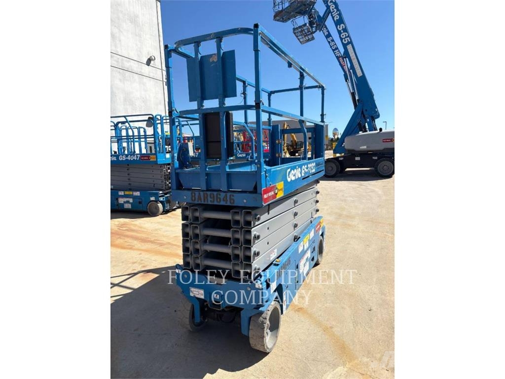 Genie GS3232 رافعات مقصية الشكل