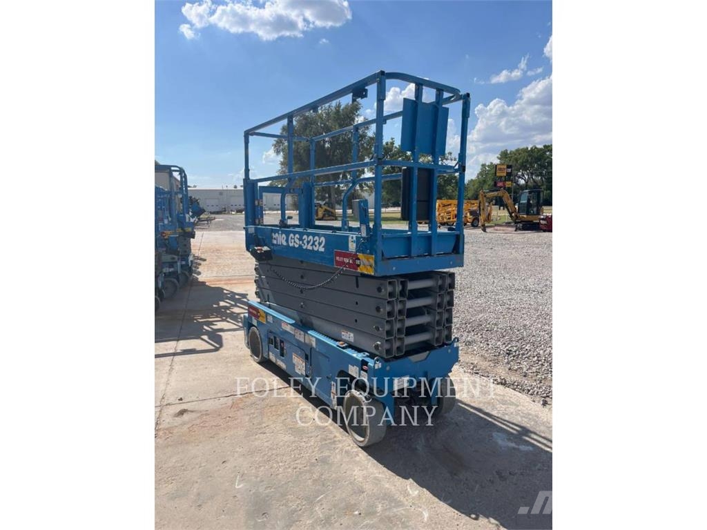 Genie GS3232 Šķerveida pacēlāji