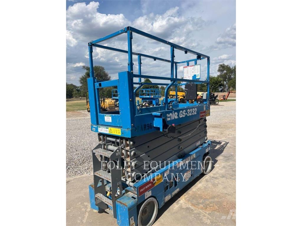 Genie GS3232 Šķerveida pacēlāji