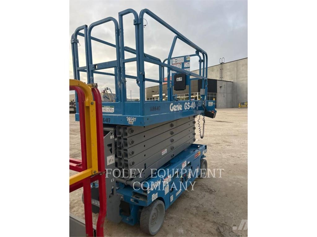 Genie GS4046 رافعات مقصية الشكل