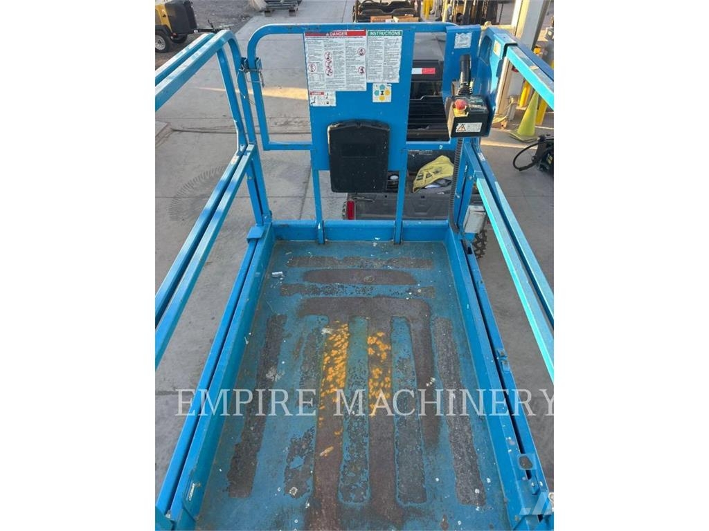 Genie GS4047 관절형 전동이동 리프트