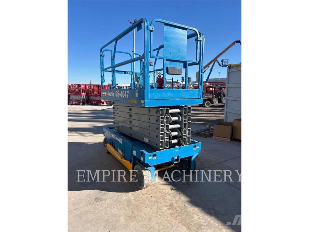 Genie GS4047 관절형 전동이동 리프트