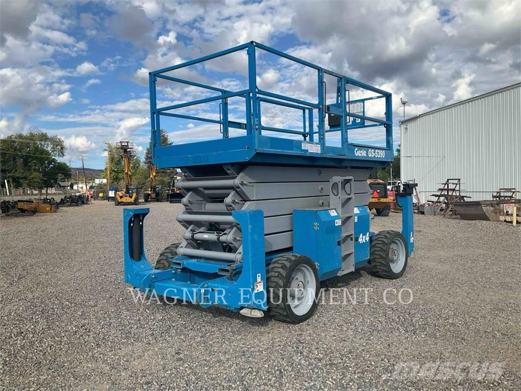 Genie GS5390 Zglobne dvižne ploščadi