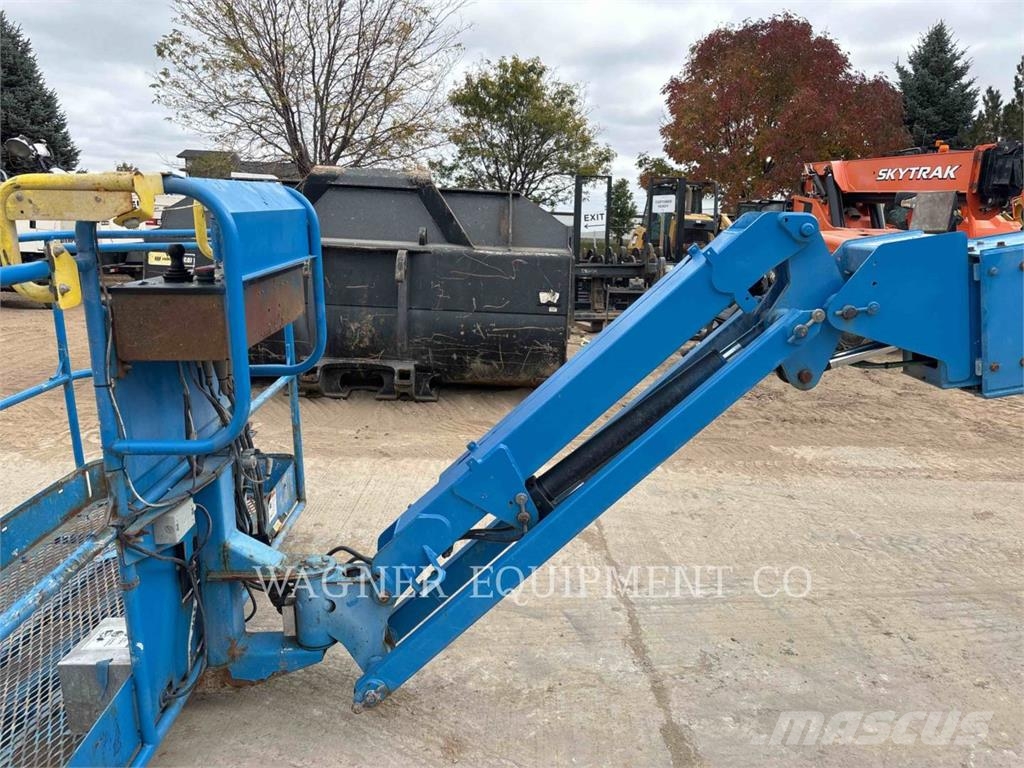 Genie S45RT 曲臂高空作業車