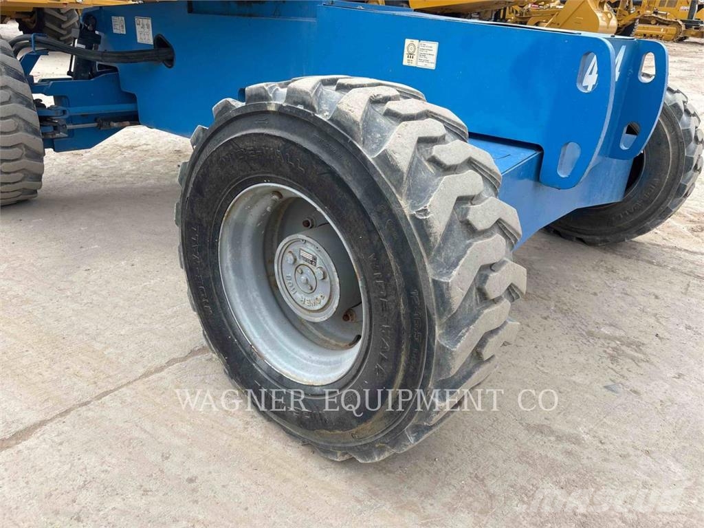 Genie S45RT 曲臂高空作業車