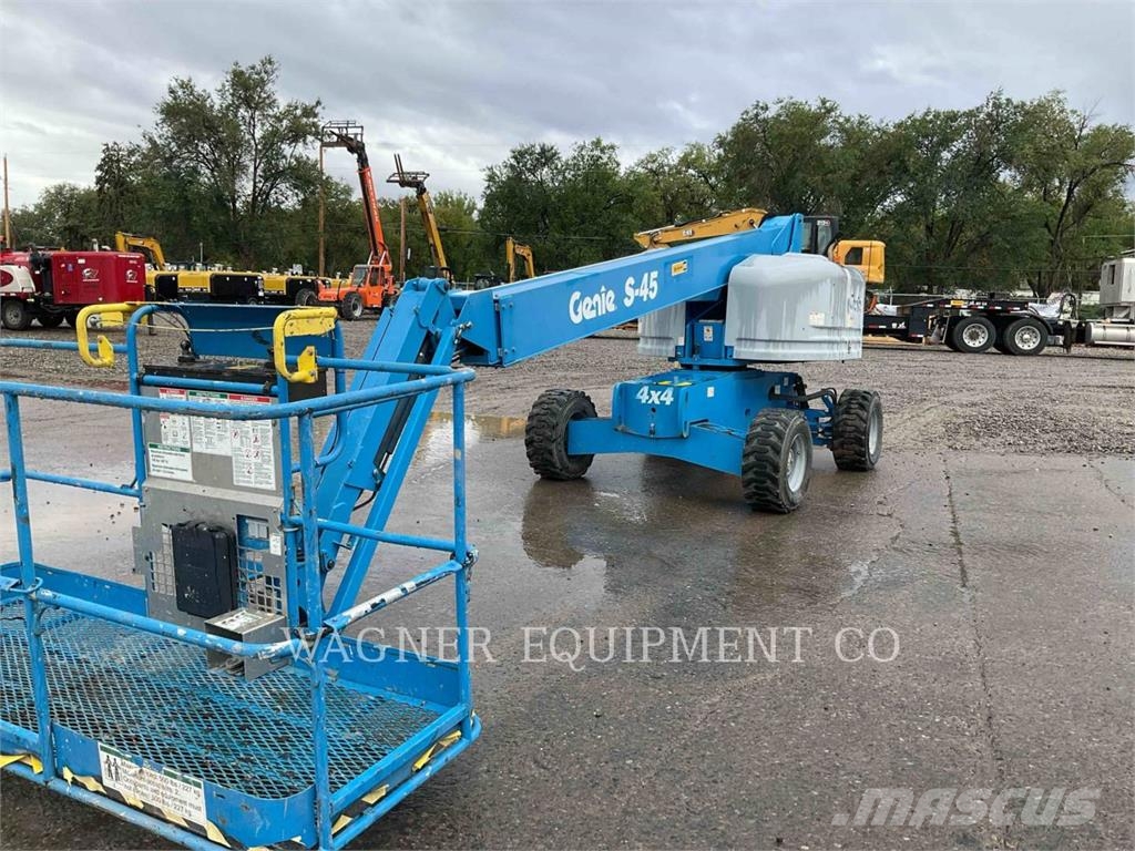 Genie S45RT Karos emelők