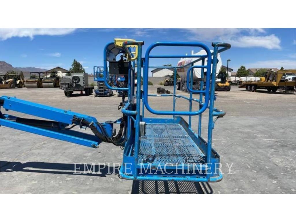Genie S45RT Articulated boom lifts