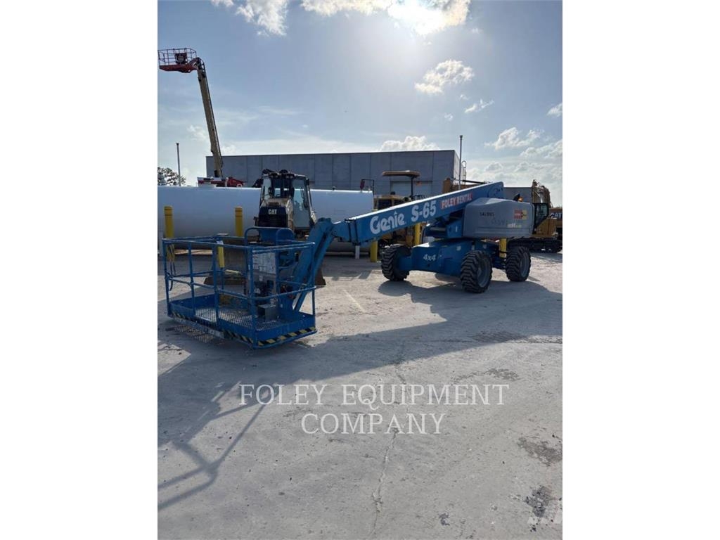 Genie S65D4W Articulated boom lifts