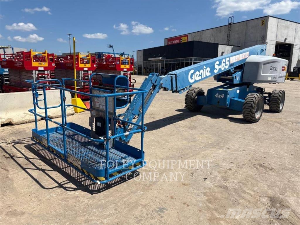 Genie S65G4W Articulated boom lifts