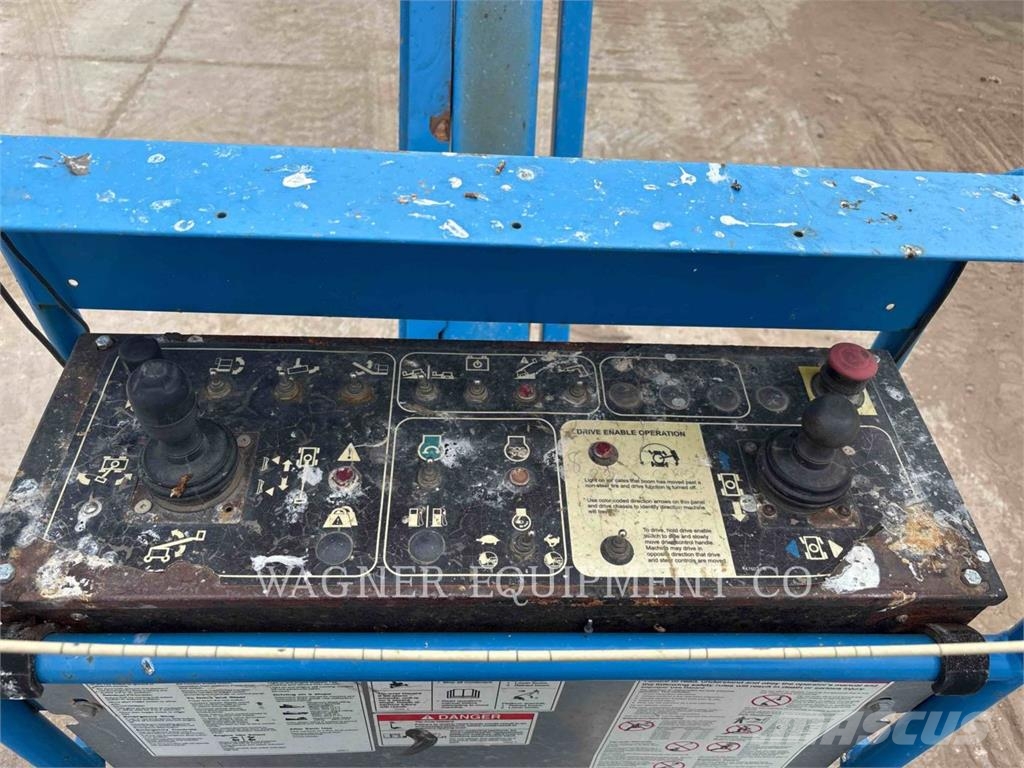 Genie S85RT 曲臂高空作業車