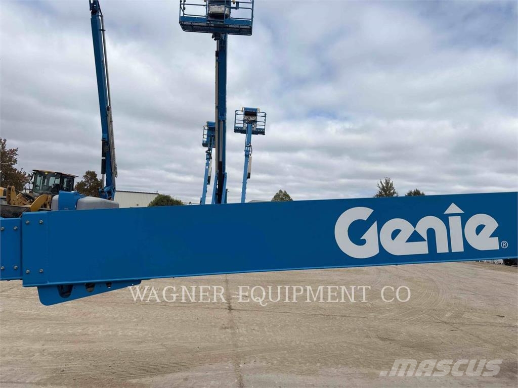 Genie S85RT 曲臂高空作業車