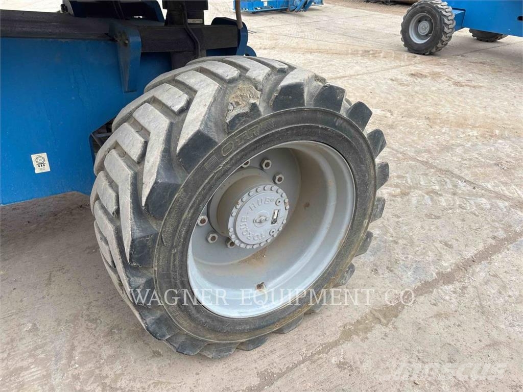 Genie S85RT 曲臂高空作業車