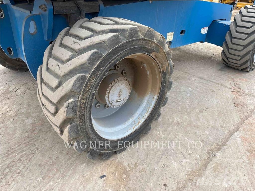Genie S85RT 曲臂高空作業車