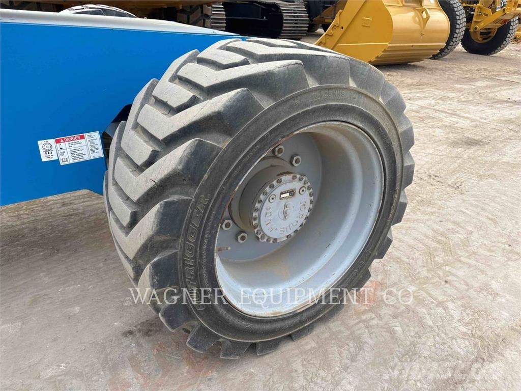 Genie S85RT 曲臂高空作業車