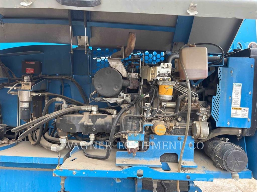 Genie S85RT 曲臂高空作業車