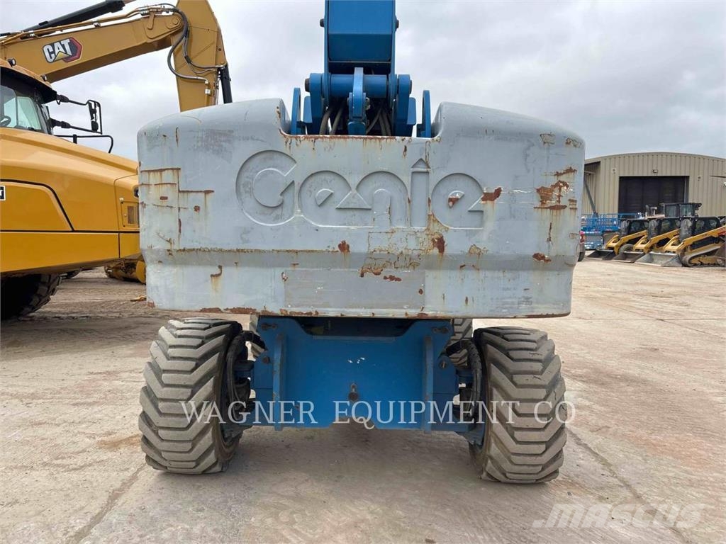 Genie S85RT 曲臂高空作業車