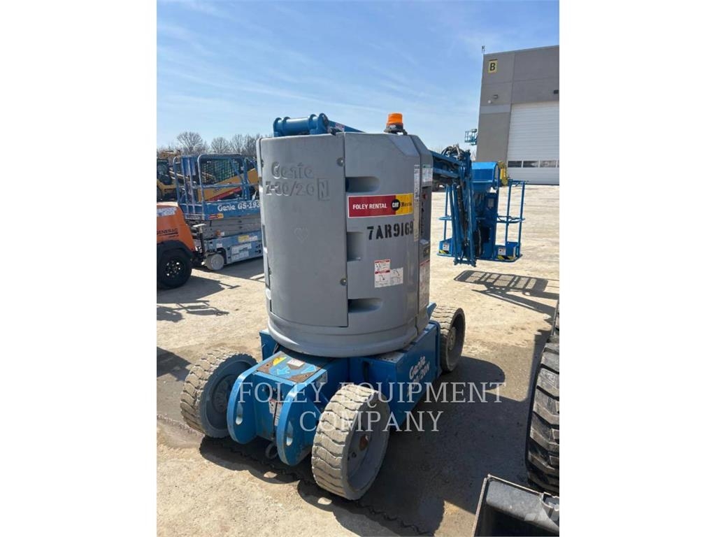 Genie Z30/20NR Articulated boom lifts