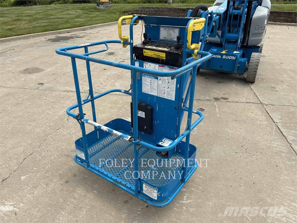 Genie Z40/23NRJ Plataformas con brazo de elevación manual