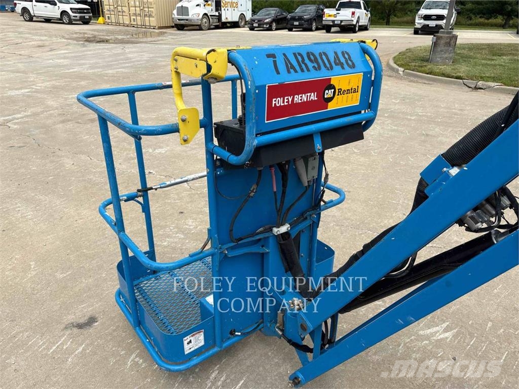 Genie Z40/23NRJ Plataformas con brazo de elevación manual