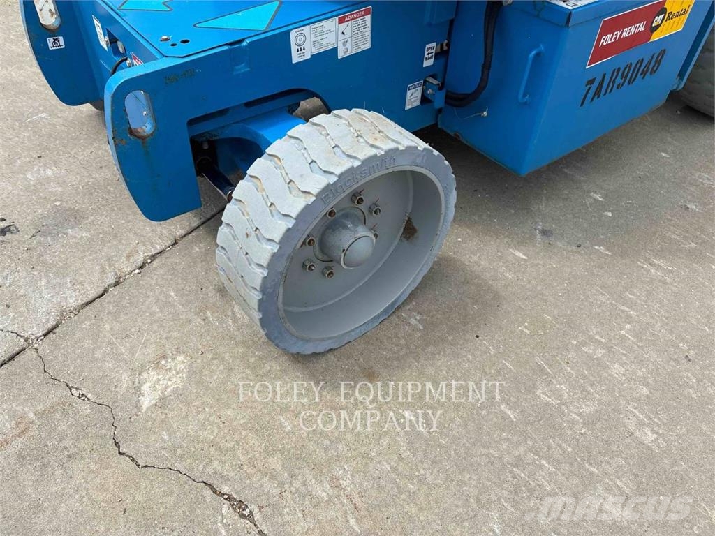 Genie Z40/23NRJ Plataformas con brazo de elevación manual