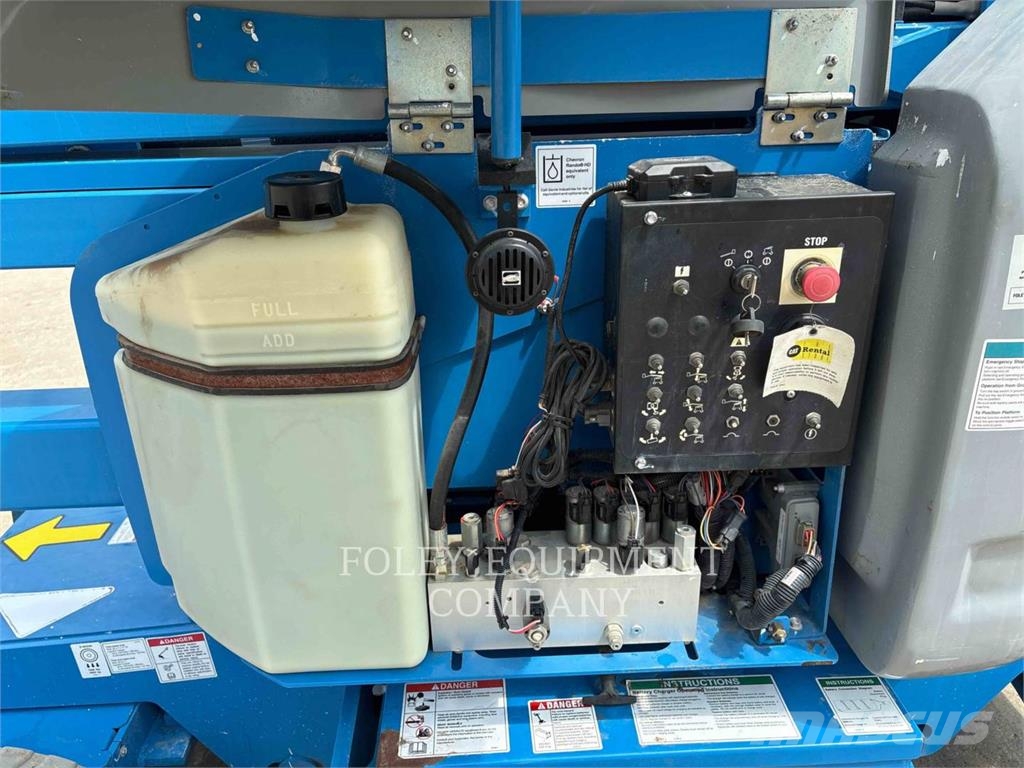 Genie Z40/23NRJ Plataformas con brazo de elevación manual