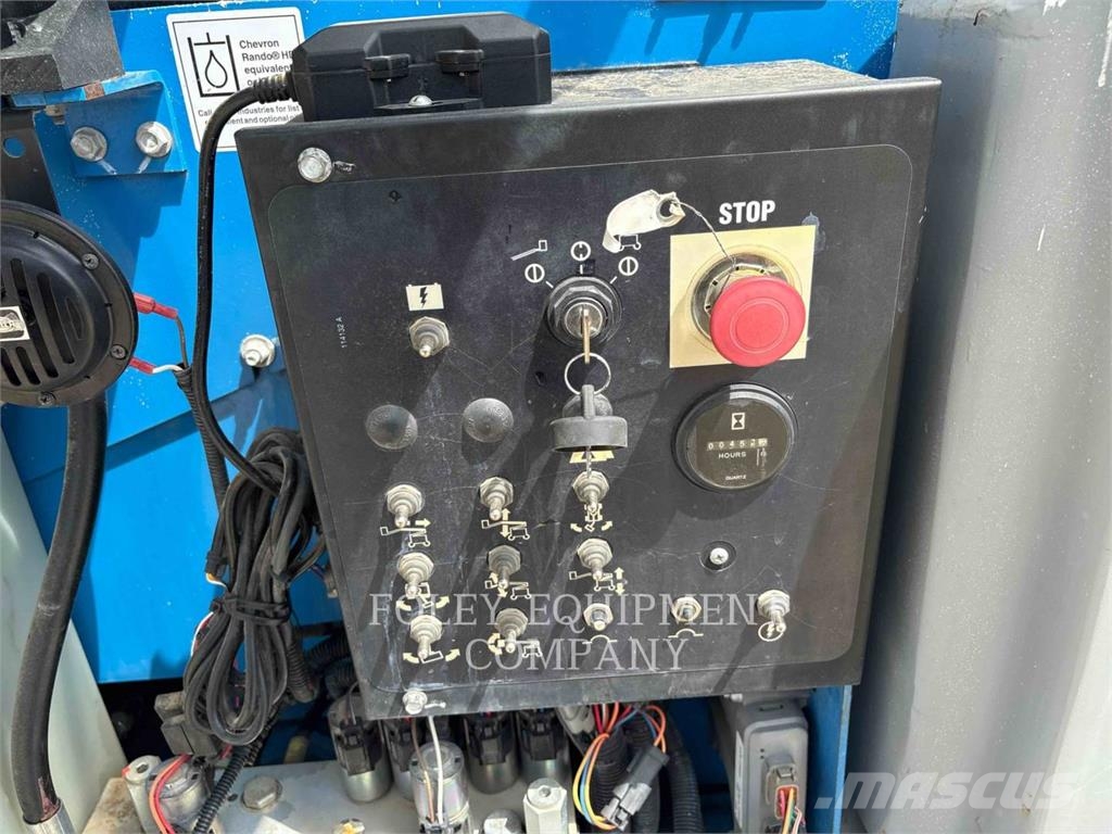 Genie Z40/23NRJ Plataformas con brazo de elevación manual
