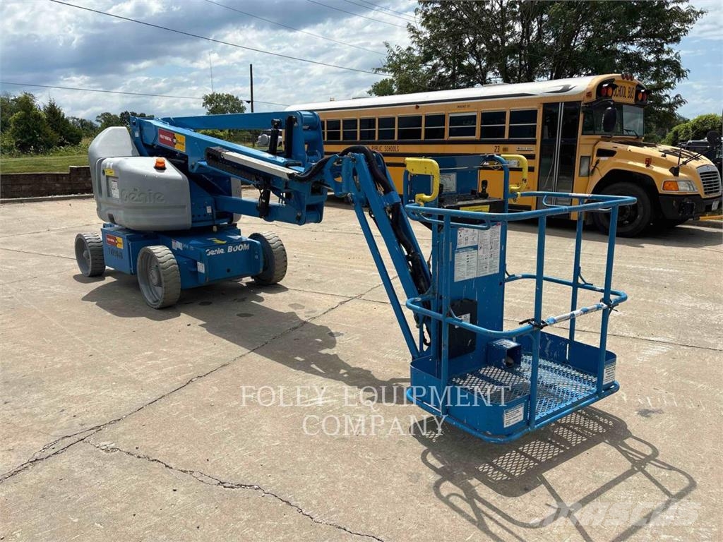 Genie Z40/23NRJ Plataformas con brazo de elevación manual
