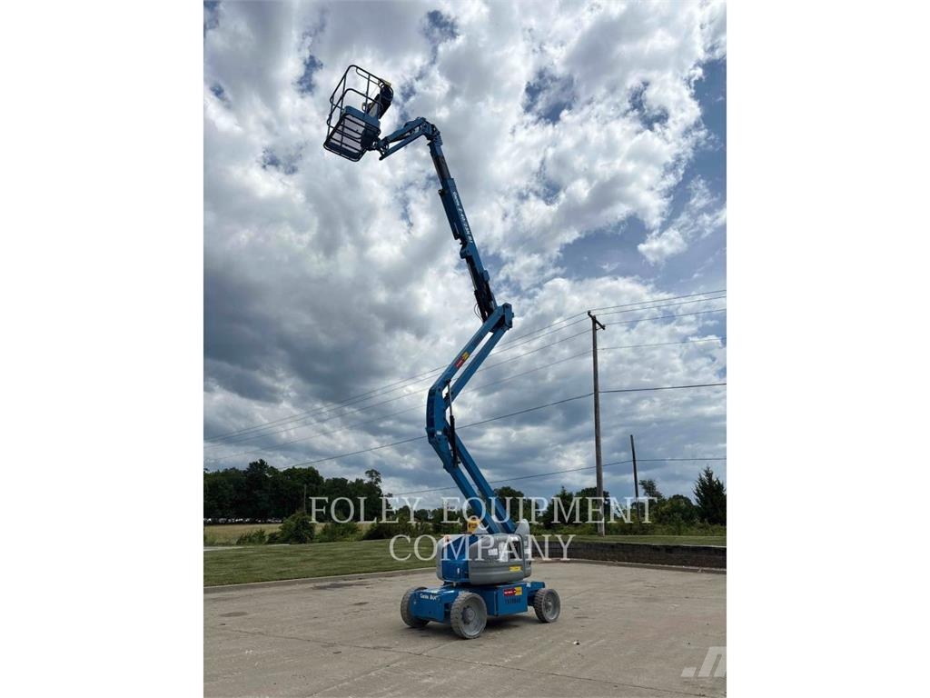 Genie Z40/23NRJ Plataformas con brazo de elevación manual