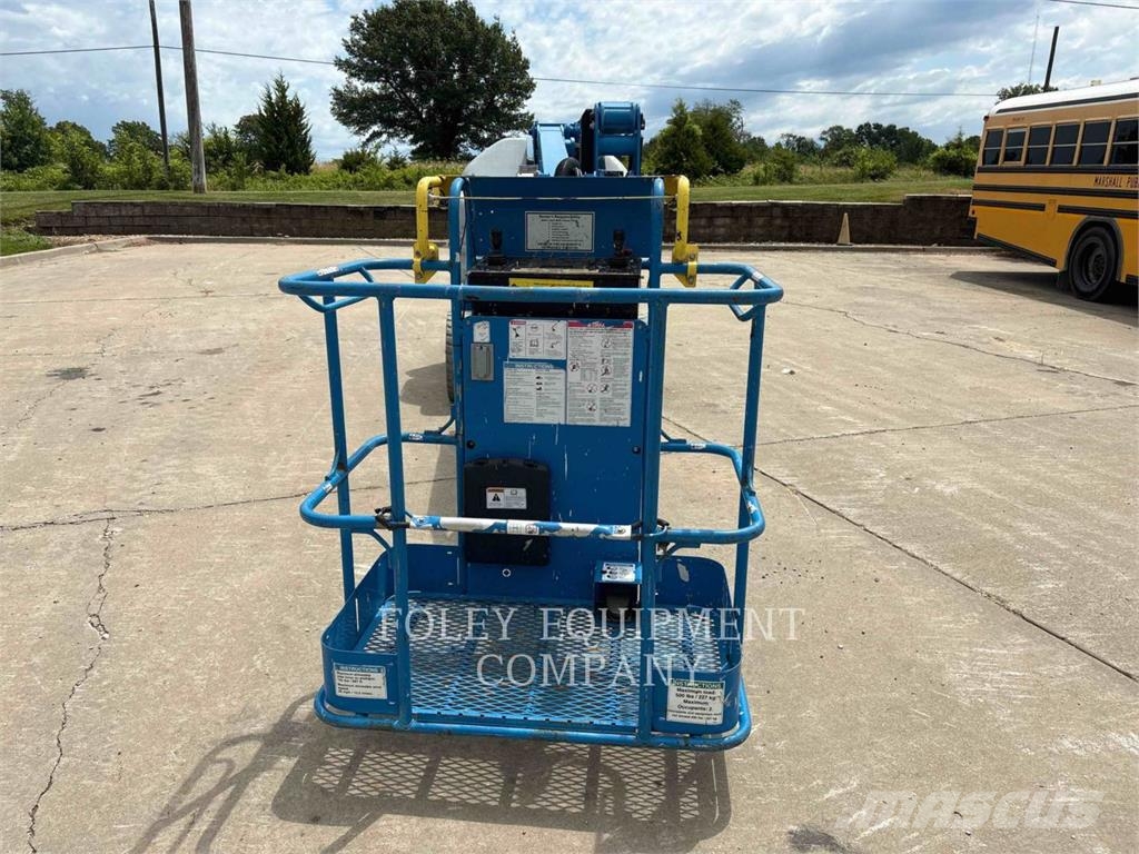 Genie Z40/23NRJ Plataformas con brazo de elevación manual